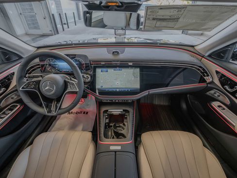 New 2026 Mercedes-Benz E 450 4MATIC Sedan image 8