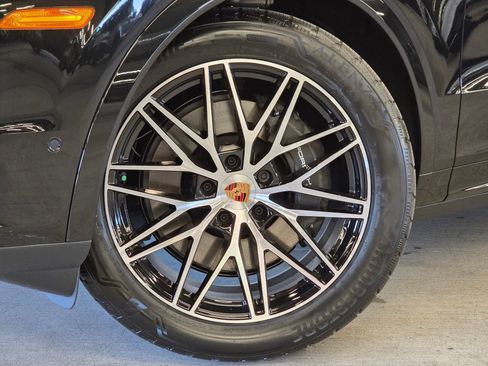 New 2026 Porsche Cayenne AWD/4WD image 22