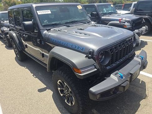 Used 2025 Jeep Wrangler Unlimited Rubicon 4xe w/ Safety Group AWD/4WD image 2