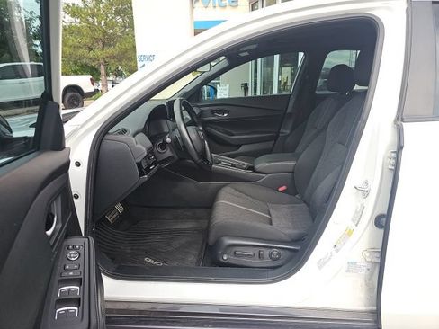Used 2023 Honda Accord Sport image 9
