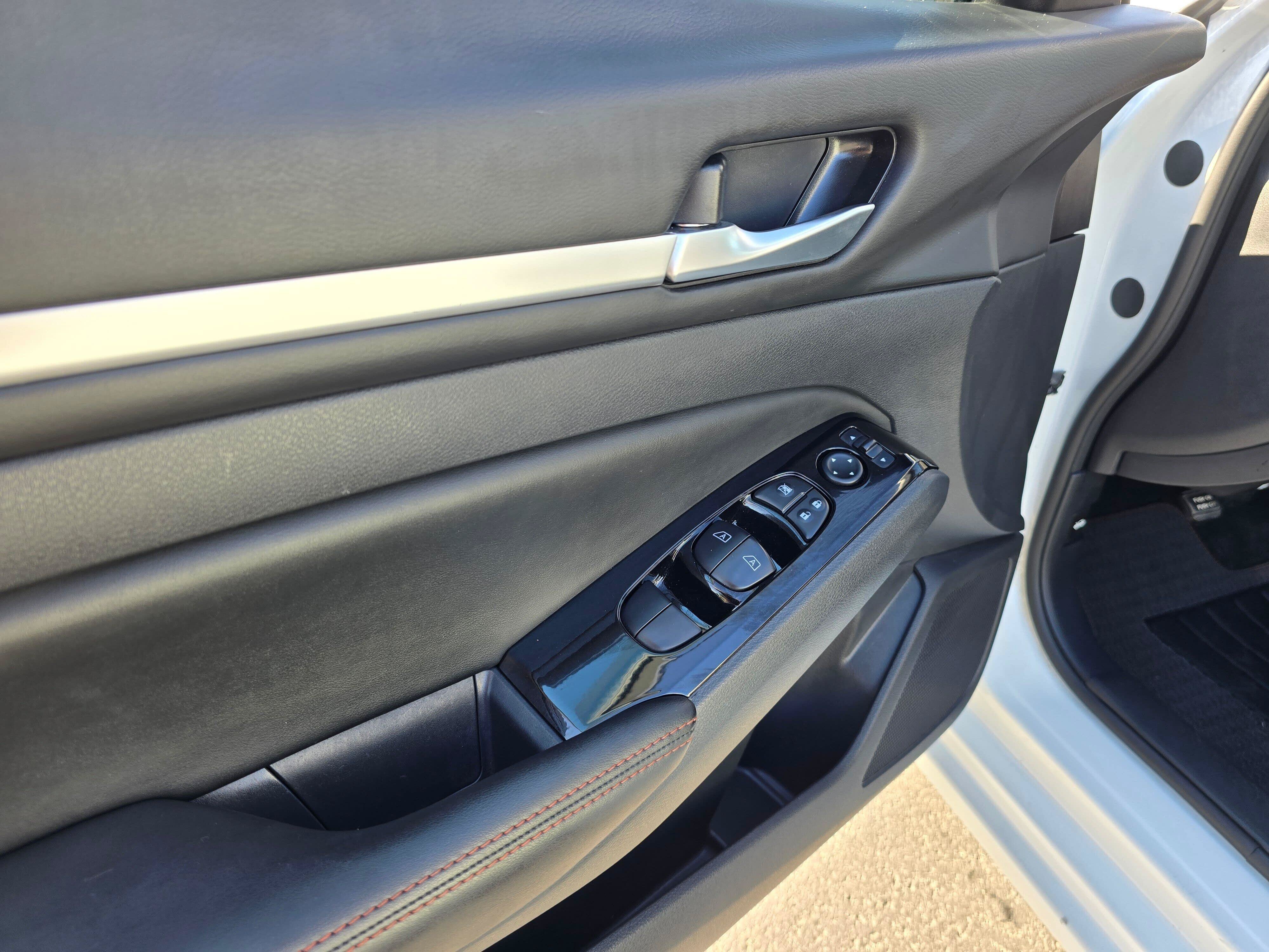 Used 2025 Nissan Altima 2.5 SR FWD image 19