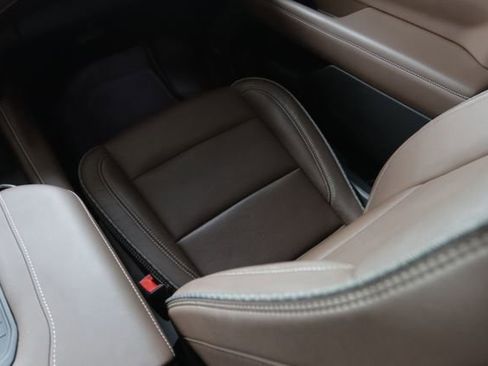 Used 2024 Chevrolet Suburban High Country image 28