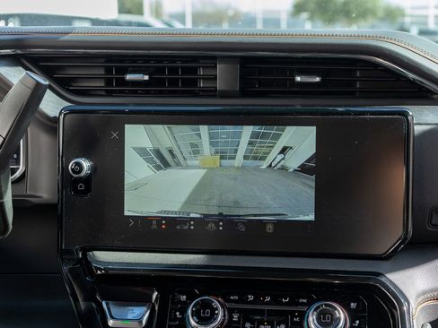 Used 2024 GMC Sierra 2500 AT4 w/ AT4 Premium Plus Package image 23