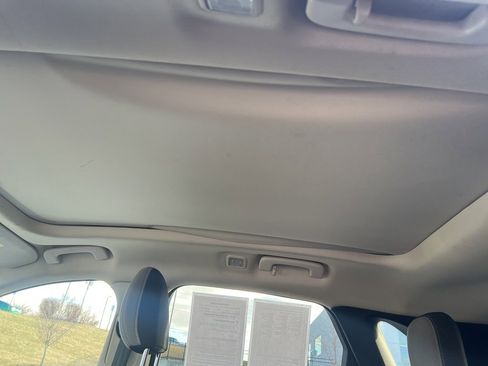 Used 2020 Ford Escape SE image 16