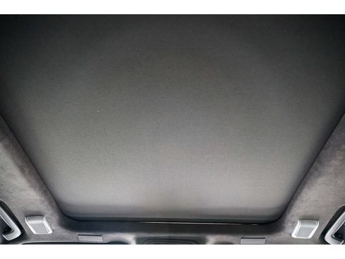 Used 2025 Cadillac Escalade ESV V AWD/4WD image 17
