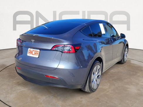 Used 2023 Tesla Model Y Long Range image 14