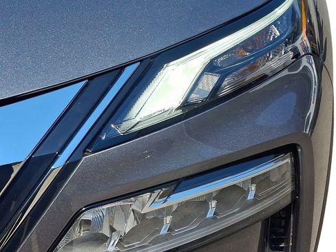 Used 2023 Nissan Rogue SV FWD image 10