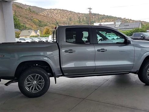 New 2024 Chevrolet Colorado LT w/ LT Convenience Package III image 2