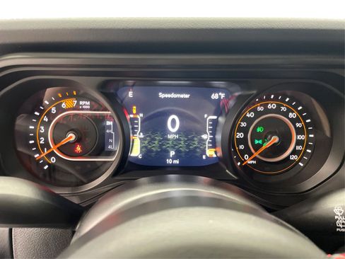 Used 2024 Jeep Wrangler Unlimited Rubicon w/ Technology Group image 16