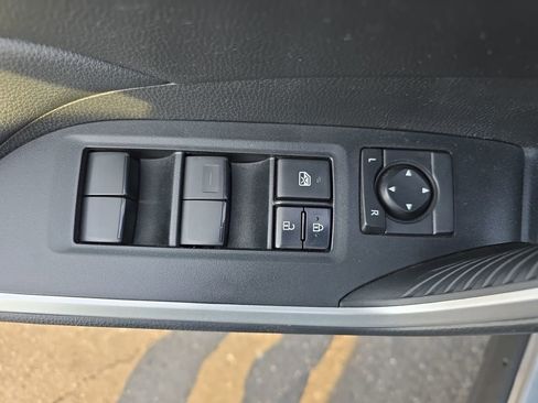 Used 2021 Toyota RAV4 XLE image 29