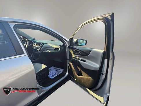 Used 2022 Chevrolet Equinox LT w/ LPO, Floor Liner Package AWD/4WD image 11