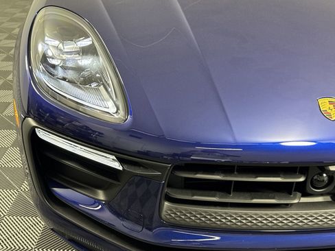 Certified 2025 Porsche Macan image 11