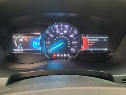 Used 2017 Ford Explorer XLT w/ Equipment Group 202A AWD/4WD image 23
