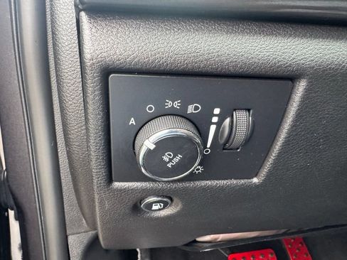 Used 2019 Jeep Grand Cherokee Laredo AWD/4WD image 22