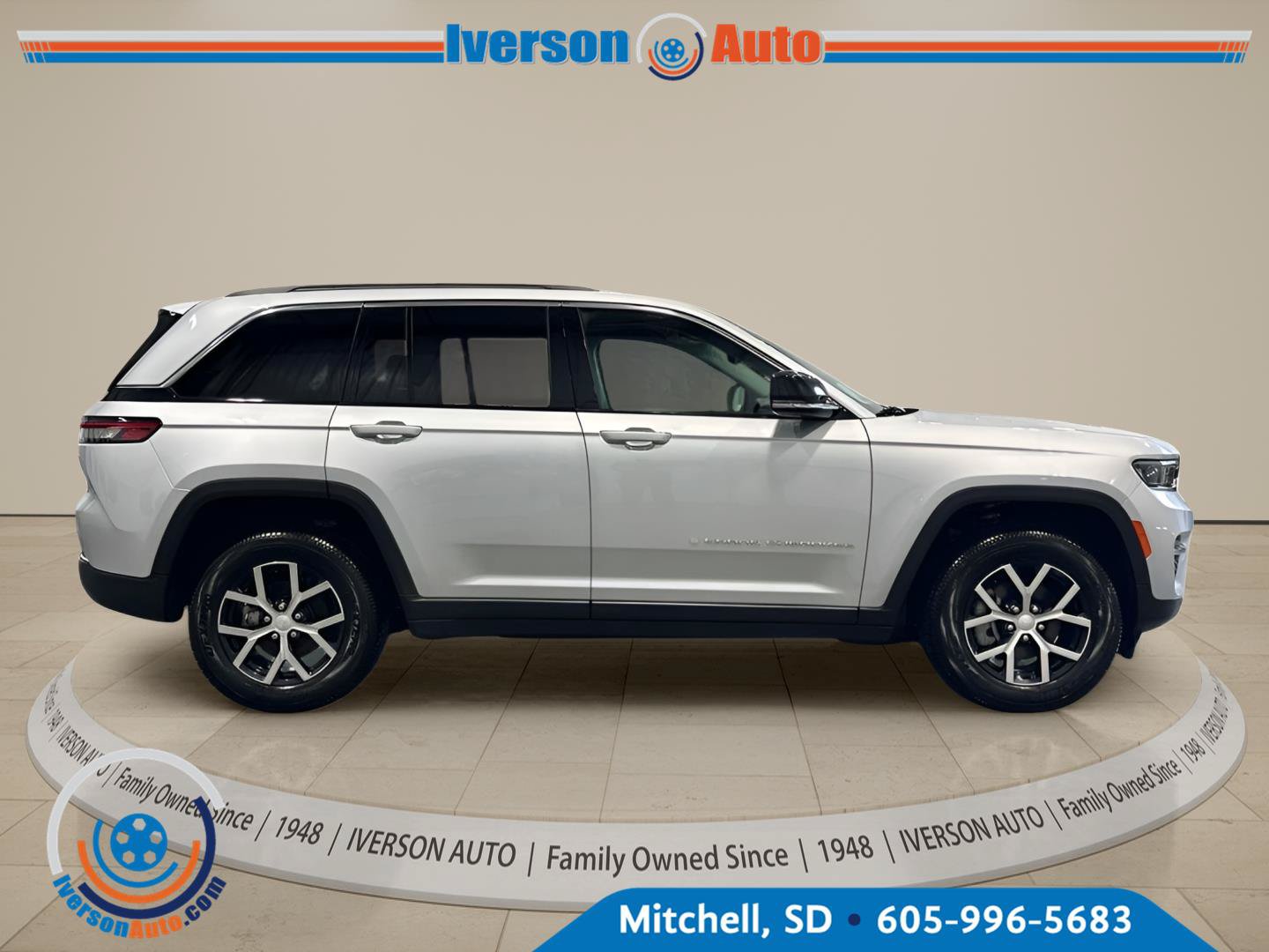 Used 2024 Jeep Grand Cherokee Limited AWD/4WD image 13