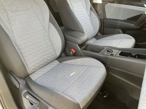 Used 2025 Volkswagen Tiguan S image 9