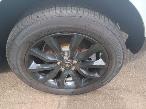 Used 2014 Land Rover Range Rover Sport HSE AWD/4WD image 25