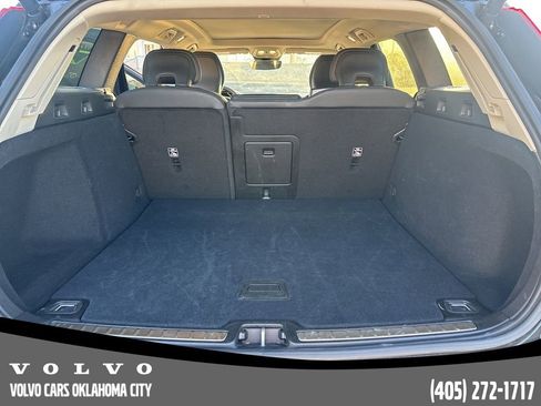 Certified 2025 Volvo V60 B5 Cross Country Plus image 18