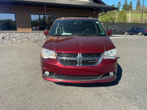 Used 2019 Dodge Grand Caravan SXT image 13