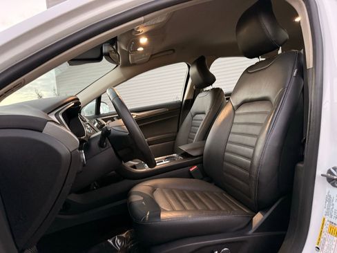 Used 2018 Ford Fusion SE w/ Equipment Group 602A image 13