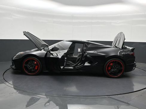Used 2022 Chevrolet Corvette Stingray Premium Conv w/ Z51 Performance Package RWD image 32