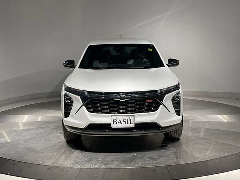 Used 2024 Chevrolet Trax RS w/ Driver Confidence Package image 9