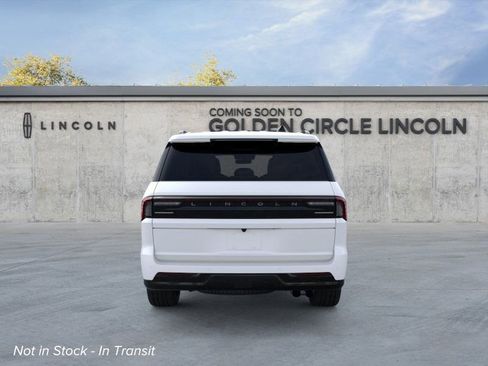 New 2026 Lincoln Navigator Reserve image 6