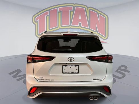 Certified 2026 Toyota Highlander XSE image 3