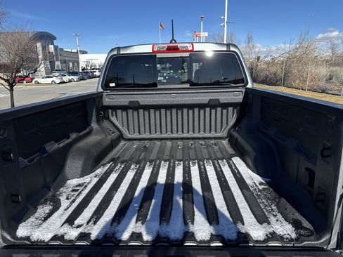 Used 2024 GMC Canyon AT4 w/ Technology Package image 24