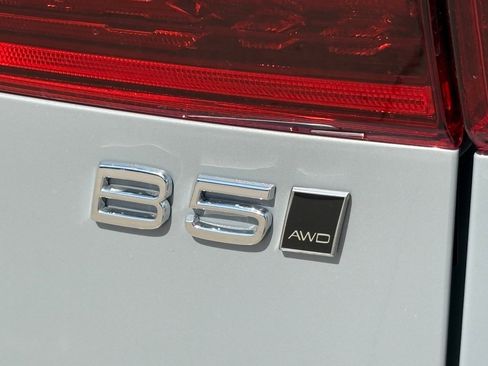 New 2026 Volvo XC60 B5 Ultra w/ Protection Package Premier image 7