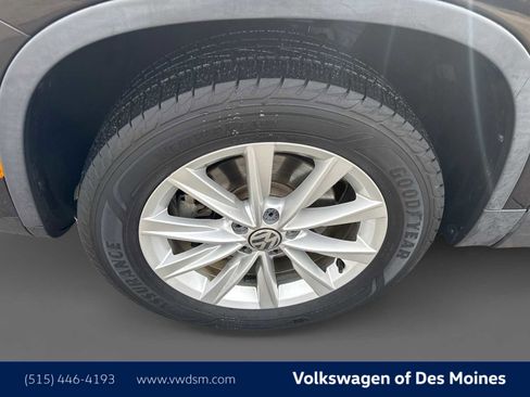 Used 2015 Volkswagen Tiguan SE image 8