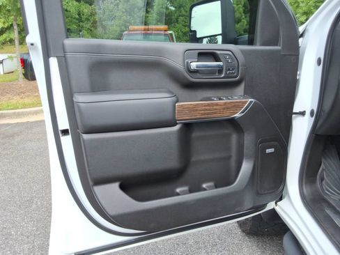 Certified 2022 Chevrolet Silverado 2500 High Country w/ Z71 Off-Road Package AWD/4WD image 24