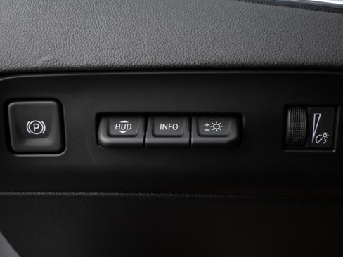 Used 2024 Buick Enclave Premium image 4