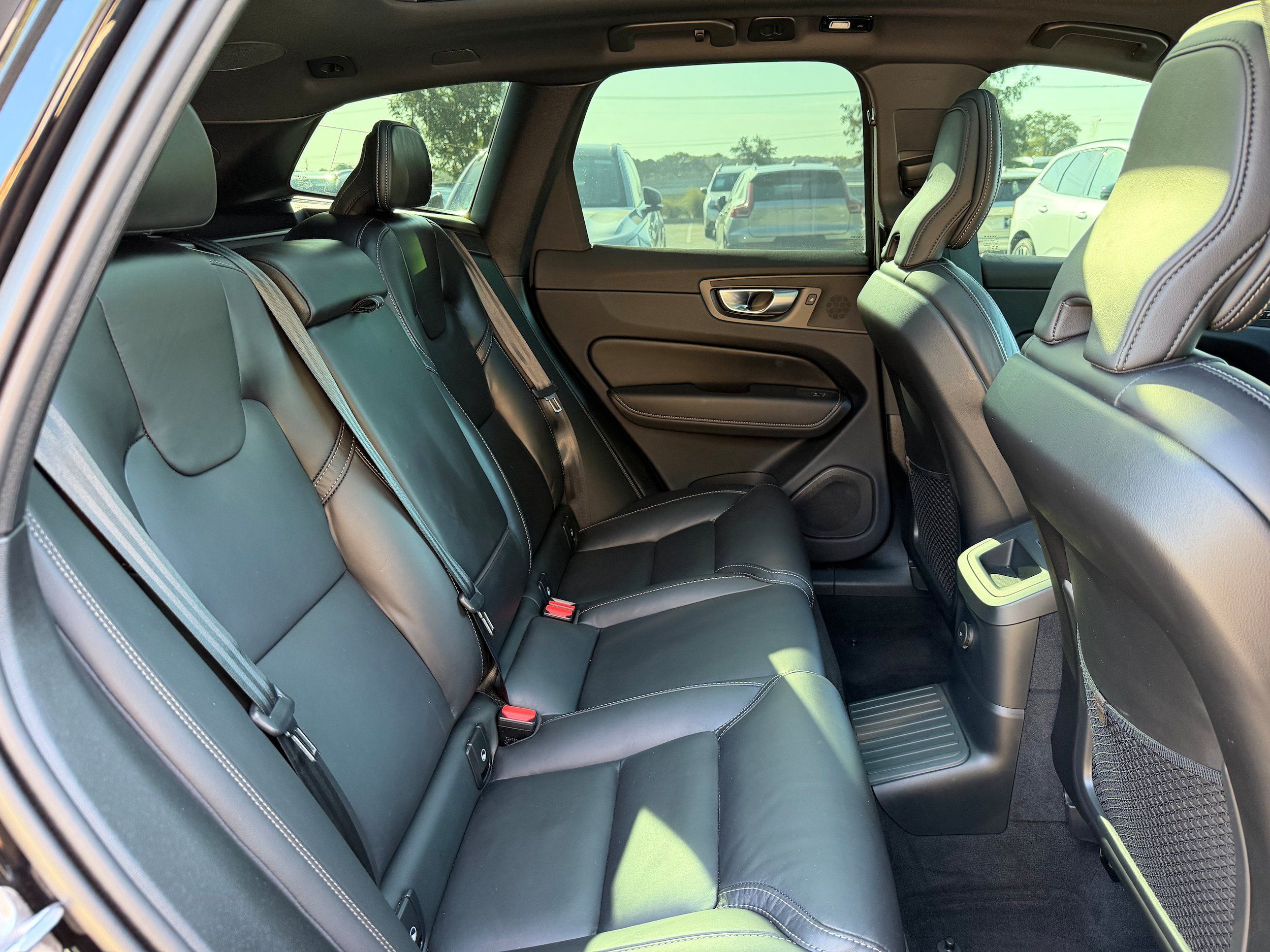 Used 2024 Volvo XC60 T8 Ultimate w/ Protection Package Premier AWD/4WD image 12