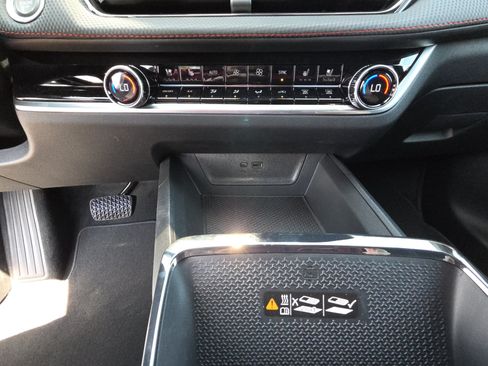 New 2026 Chevrolet Equinox RS w/ Convenience Package III FWD image 23