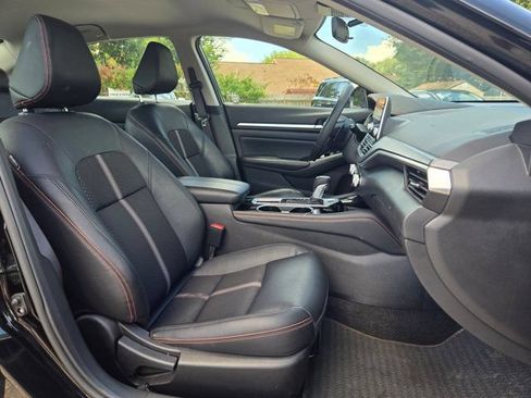 Used 2025 Nissan Altima 2.5 SR FWD image 29
