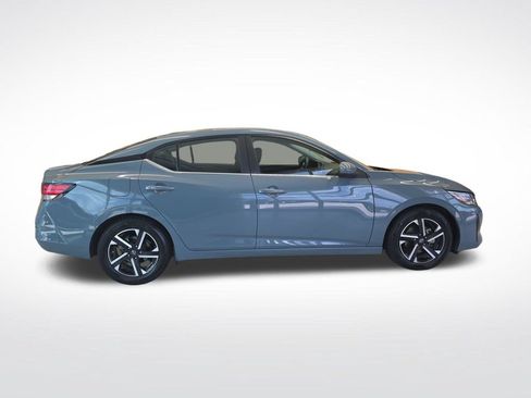 Used 2024 Nissan Sentra SV FWD image 7