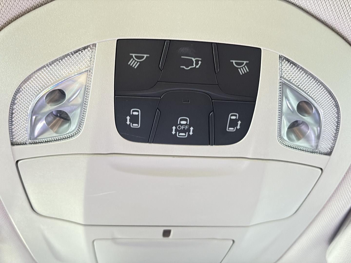 Used 2023 Chrysler Pacifica Touring-L FWD image 22