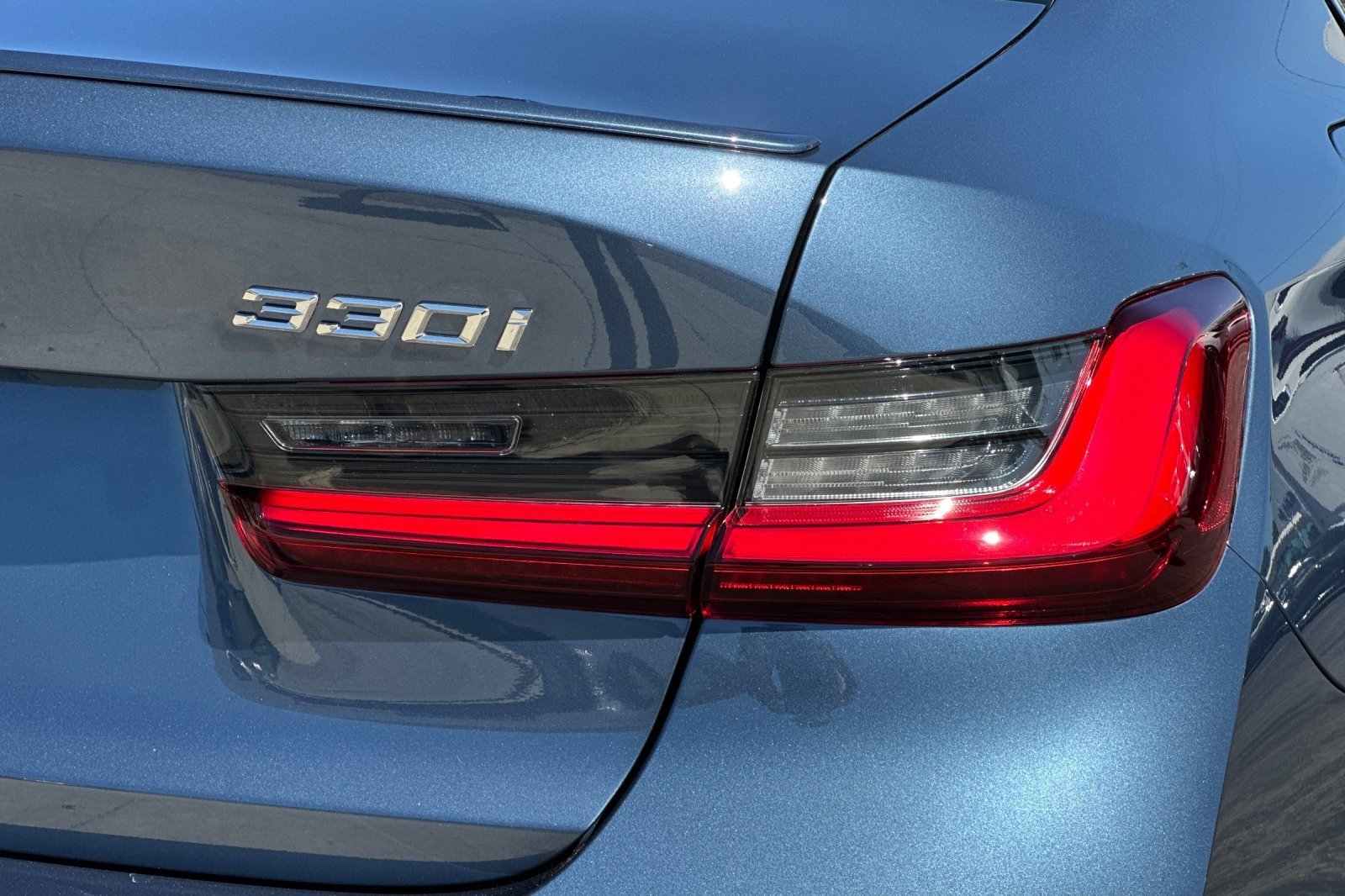 Used 2026 BMW 330i Sedan w/ M Sport Package RWD image 26