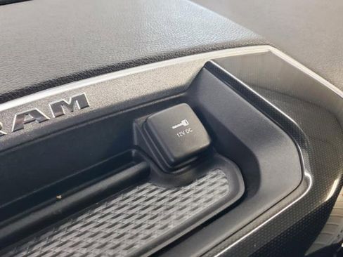 Used 2019 RAM 1500 Laramie image 31