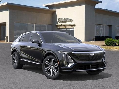 New 2026 Cadillac Lyriq Premium Luxury w/ LPO, Floor Liner Package AWD/4WD image 7