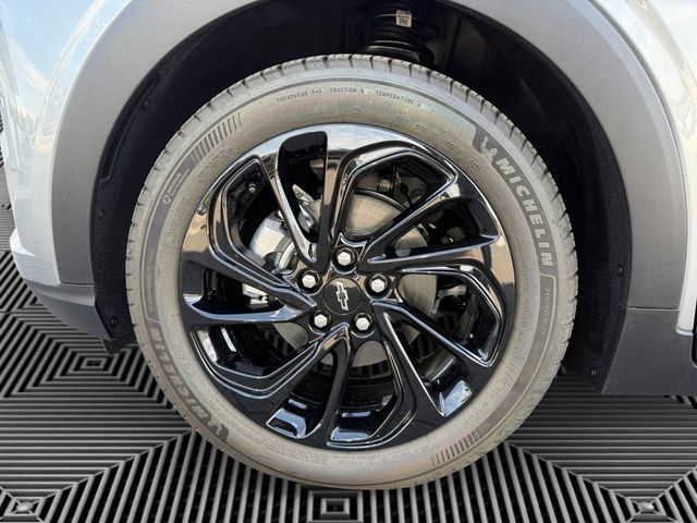 Certified 2027 Chevrolet Bolt RS w/ Technology Package FWD image 8