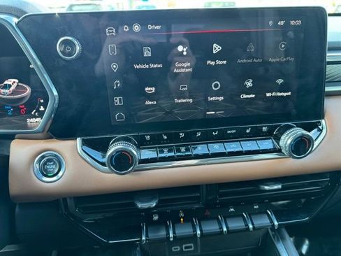 Certified 2024 GMC Canyon AT4 w/ AT4 Premium Package AWD/4WD image 17