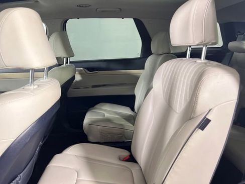 Used 2024 Hyundai Palisade Limited image 24