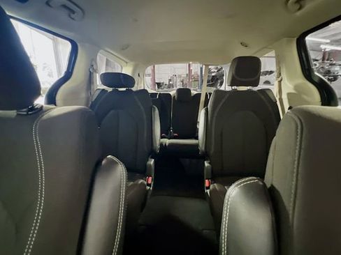 Used 2023 Chrysler Voyager LX FWD image 19