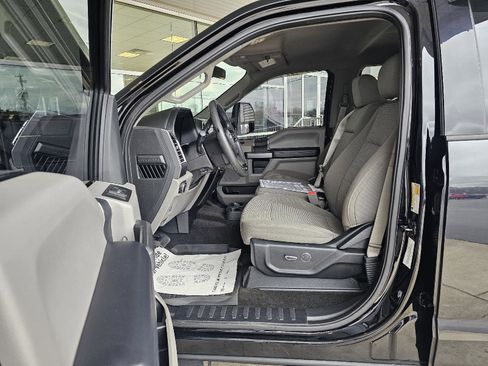 Used 2017 Ford F250 XLT w/ XLT Value Package image 19