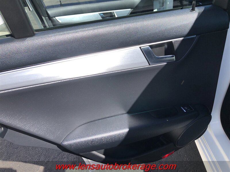 Used 2014 Mercedes-Benz C 250 Sedan image 17