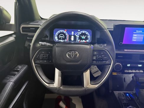 Used 2025 Toyota 4Runner TRD Off-Road AWD/4WD image 19