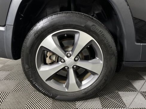 Used 2021 Jeep Cherokee Limited w/ Elite Package image 10