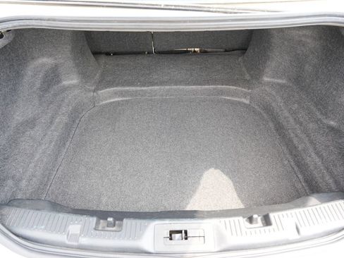 Used 2018 Ford Taurus SE FWD image 26